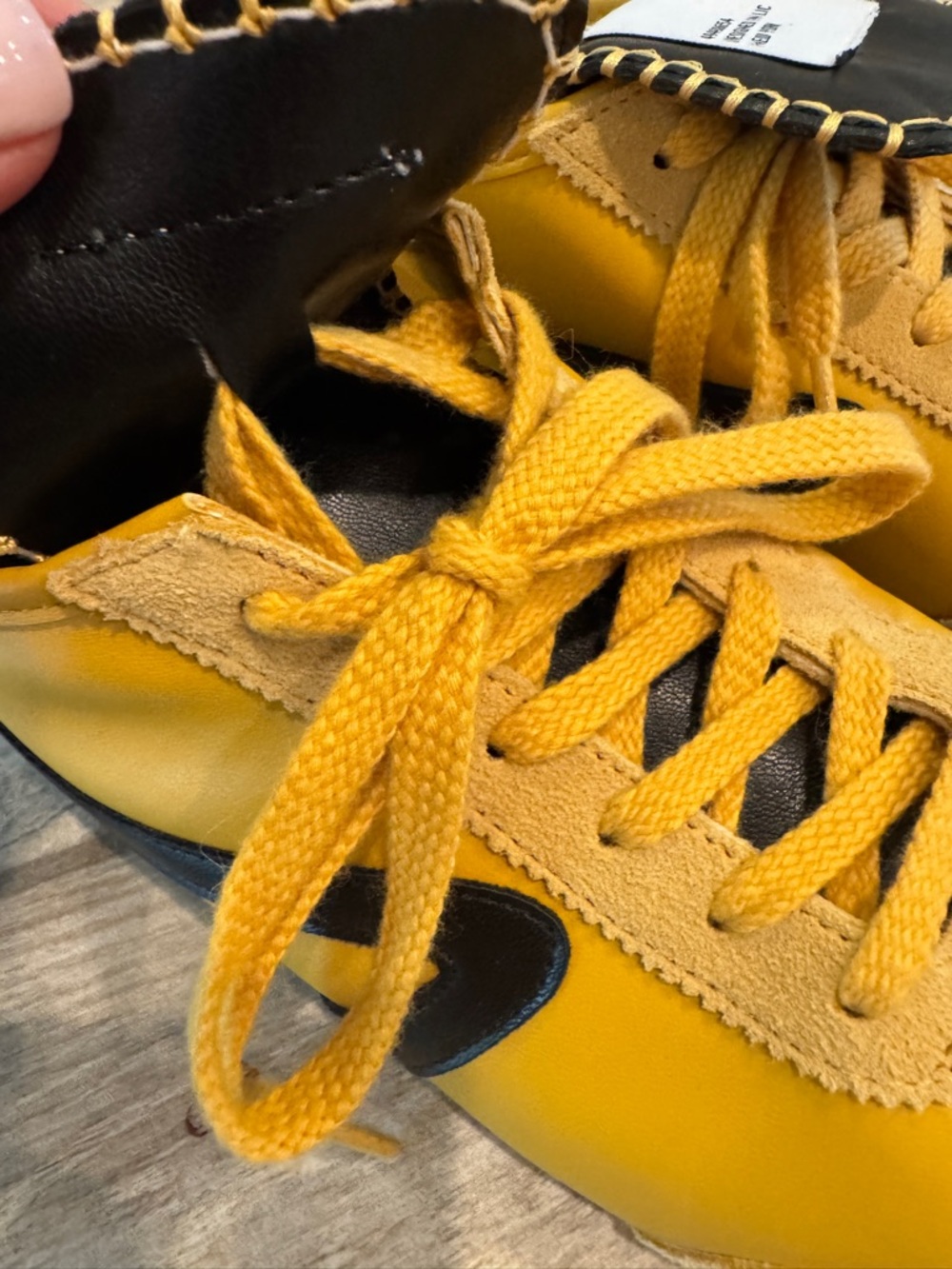 Jaiden by Steve Madden yellow sneakers casual leather size 9.5 - Picture 5 of 13